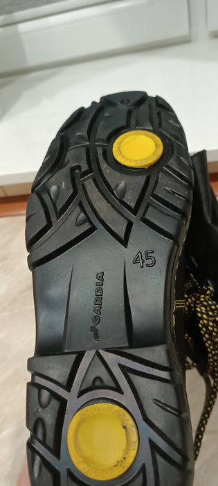 Buty trzewiki sznurowane 45