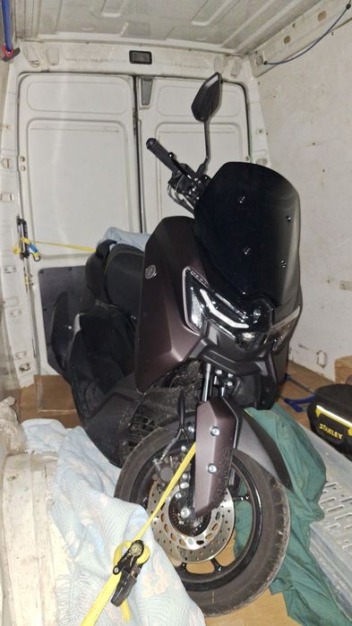 Mudanças- Transportes- Aluguel da carrinha com motorista.