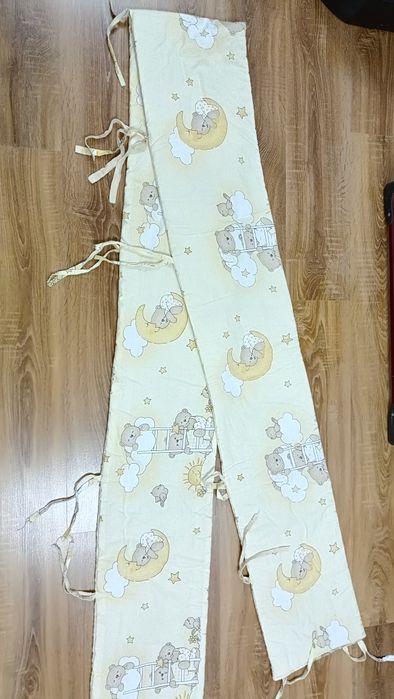 Ochraniacz na całe łóżeczko