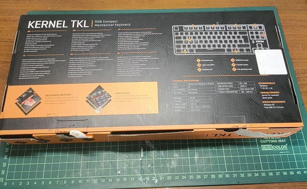 Teclado Krom Kernel RGB PT com teclas extras