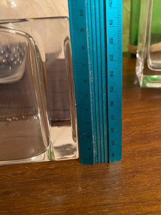 Скляна ваза для декорування.