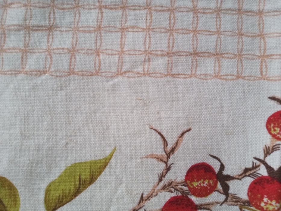 Materiał na obrus z czasów PRL-u