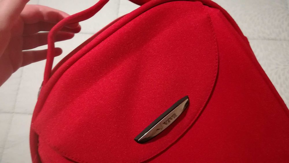 Mochila vermelha rígida com várias divisórias arrumação Viva - NOVA