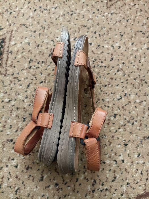 Чоловічі шкіряні сандалії Lasocki 40р підходять на 41р