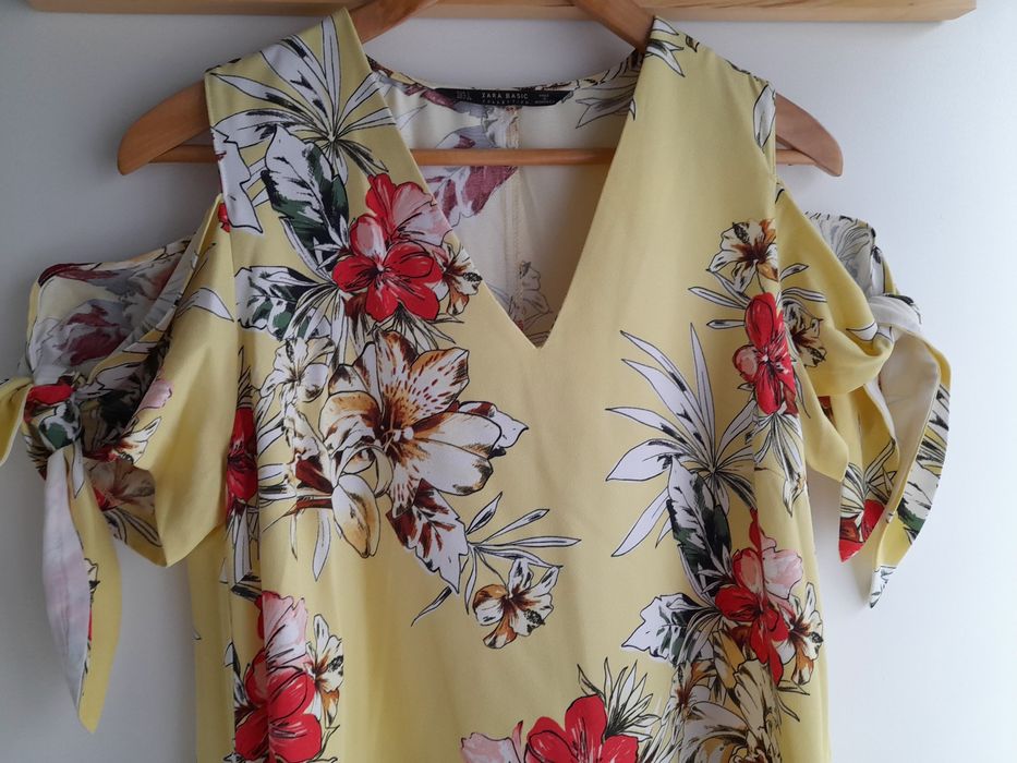 Vestido floral Zara
