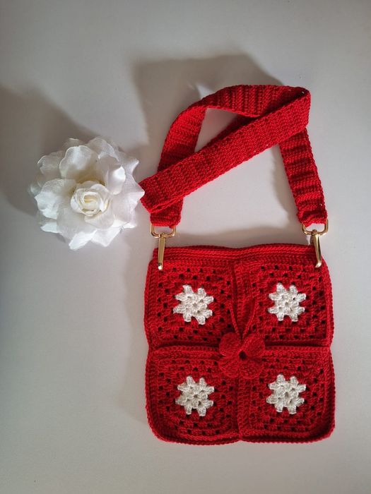 Malas em tricot feitas a mão