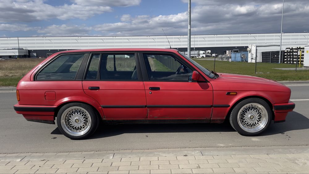 BMW E30 316i Touring 1993  Slick Top
