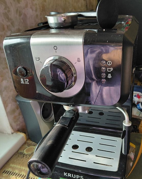 Продам класну кавомашину Krups