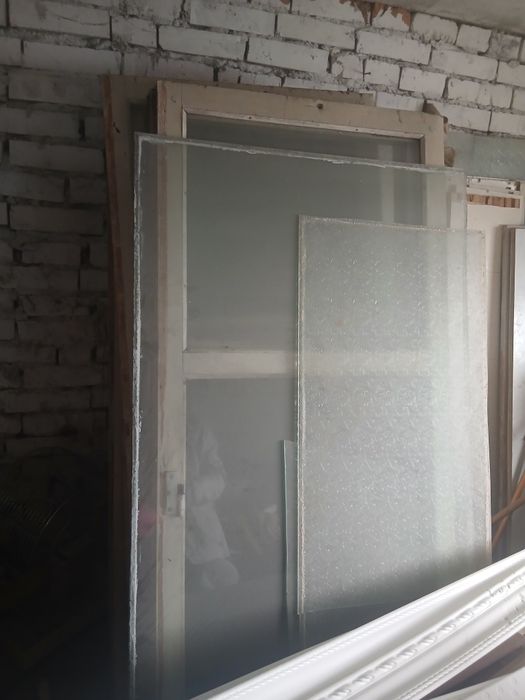 Віддам старі вікна зі склом