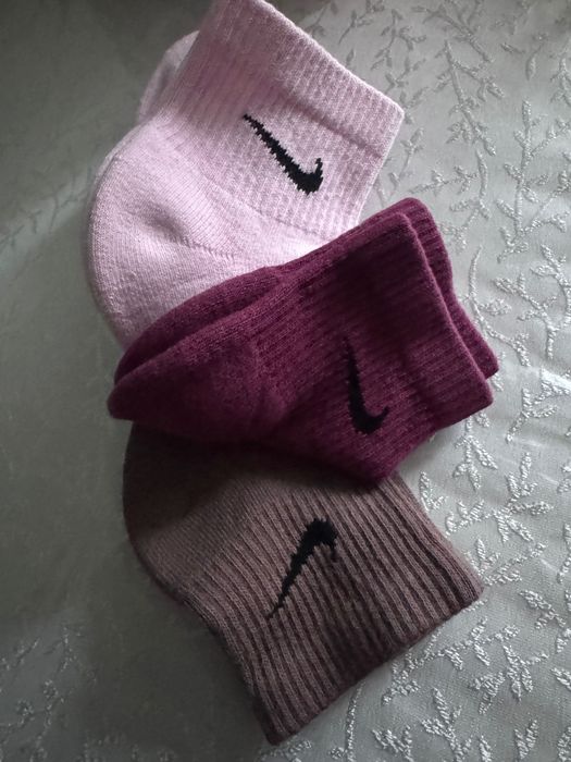 Продам шкарпетки Nike DRI-fit Everyday Plus original; розмір M 38-42