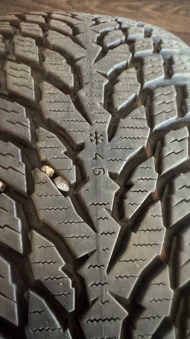 Opony zimowe 215/60R16 99H XL  Nokian WR Snowproof używane