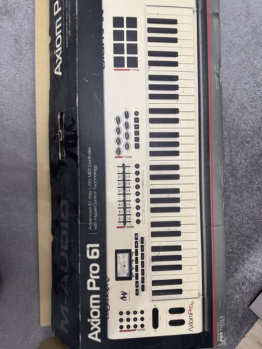 M-Audio Axiom Pro 61 - praktycznie nieużywany