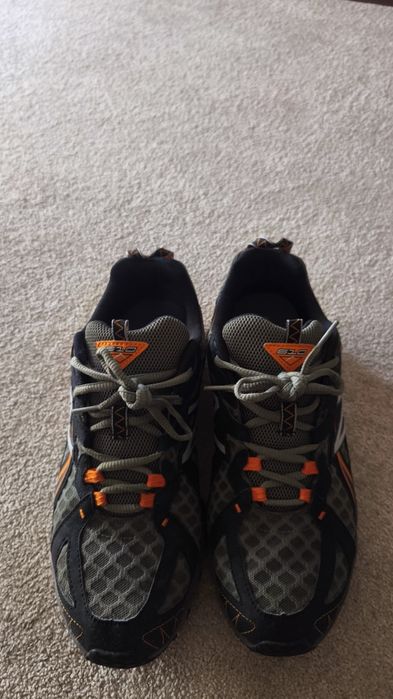 Sapatilhas New Balance. 42