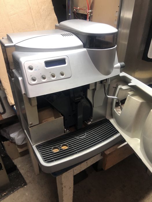 Кофеварка  Saeko Nova