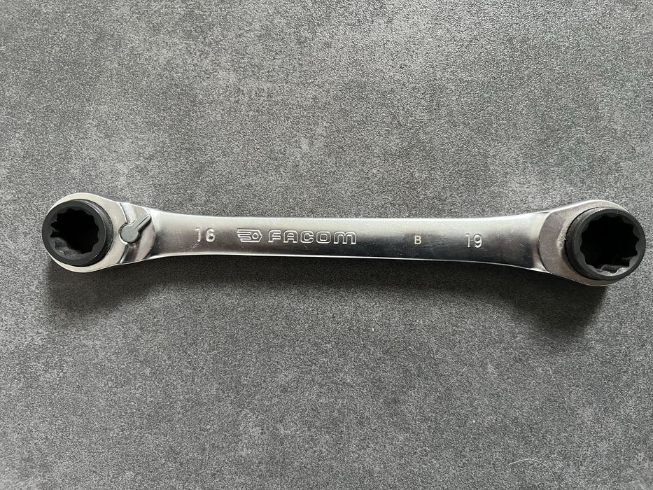 Ключі, тріскачки чотирьохсторонні Facom