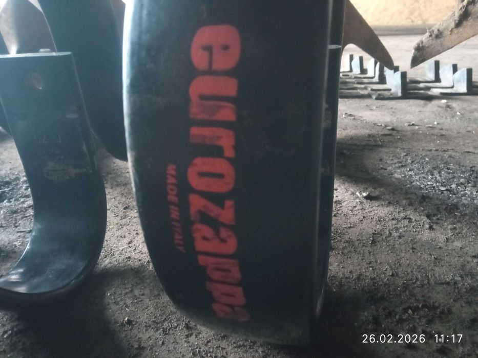 Продам стойки в зборі на культиватор рама 8/8