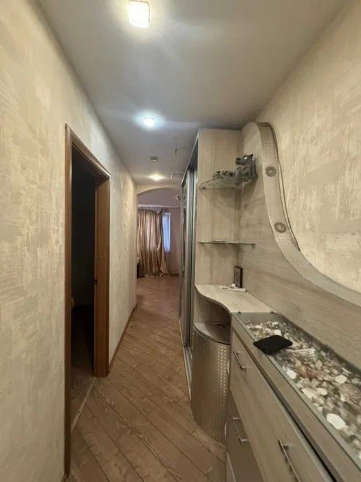 Трехкомнатная квартира  на Небесной сотни