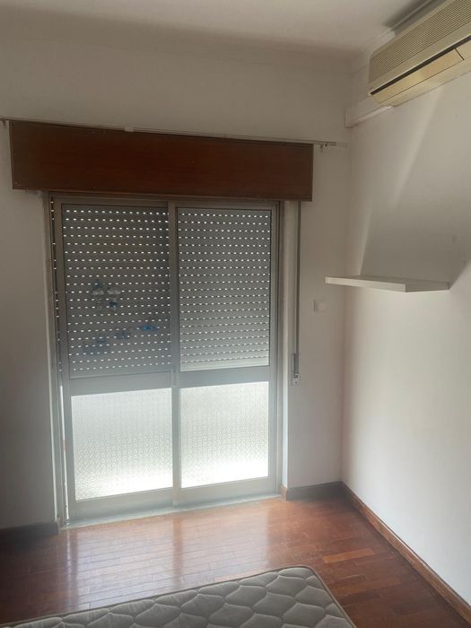 Alugo quarto para estudante