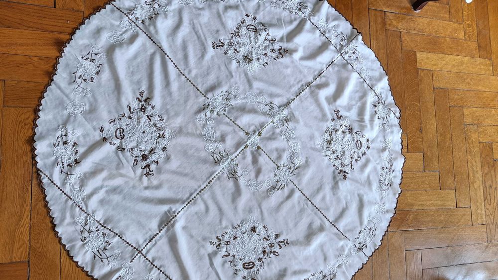 Sprzedam bardzo efektowny niemiecki obrus