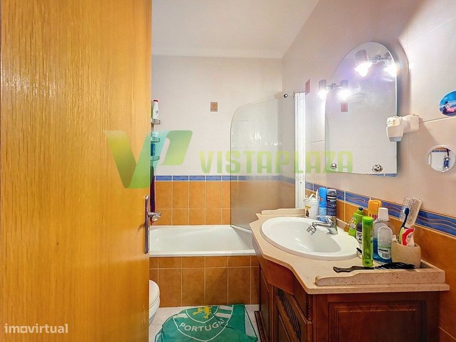 Apartamento T2 na Zona do Chinicato em Lagos, com Lugar de Garagem ...