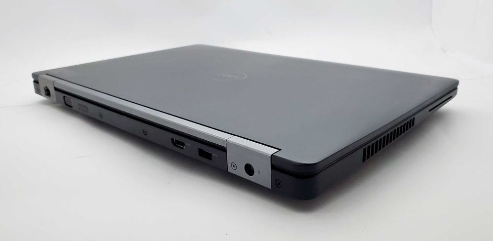 Dell Latitude E5570 i7-6820HQ 8/256 GB R7 M370 HDMI VGA WiFi+BT (3787)