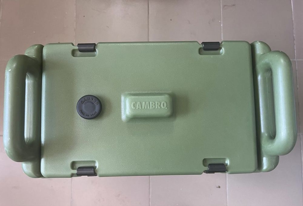 Термоконтейнер для напоїв Cambro