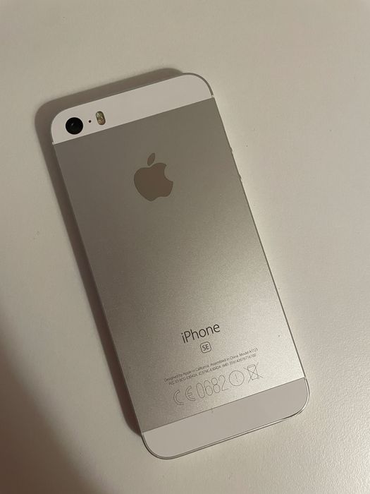 Telemóvel iPhone SE desbloqueado