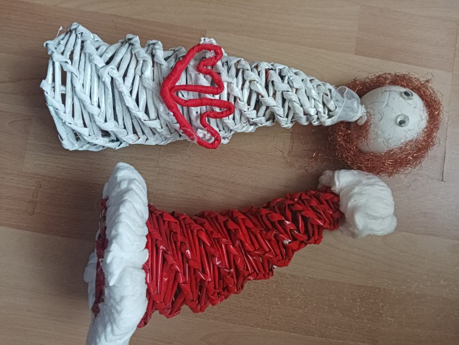 Lalka papierowa i czapka