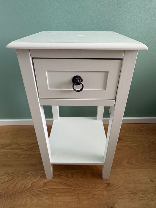 Stolik / szafka nocna biała