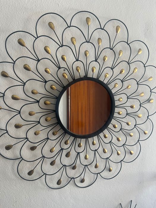 Espelho Decorativo de Parede – Design Floral Preto e Dourado