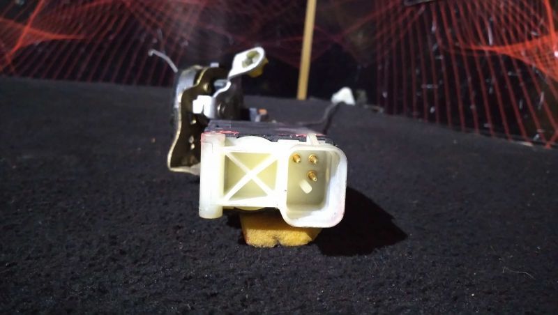 Fecho Da Porta Trás Dto Saab 9-3 (Ys3d)