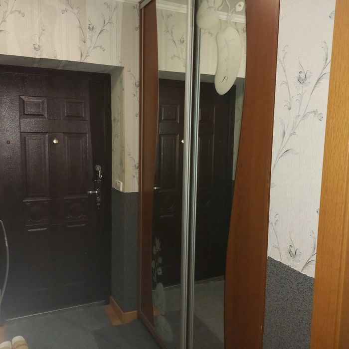 Продам трикімнатну квартиру с.Ралівка