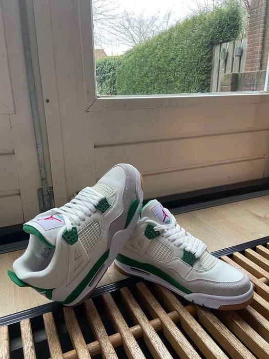 Jordan 4 Retro SB Sosnowa zieleń  EUR 43