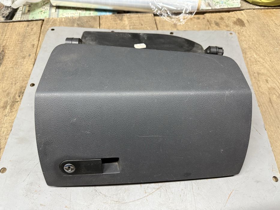 VW T5 бардачок бардачек Фольксвгаен Т5 в зборі