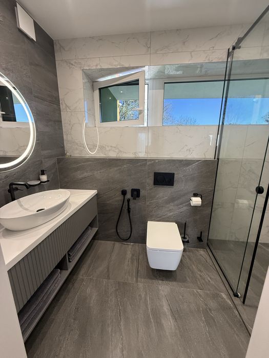 Продаж сучасного котеджу Зубра