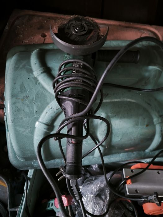 Rebarbadora, pistola de pregos/agrafos e plaina