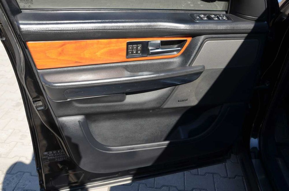 Продам LAND ROVER RANGE ROVER SPORT 5.0 LR V8 AWD Automatic 2011 года выпуска