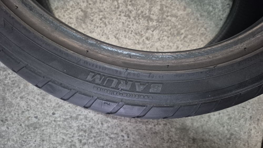 Komplet Opon Bravuris Barum 205/45 R17 2005r