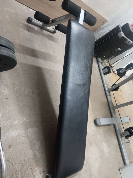 Ławeczka do brzuszków.