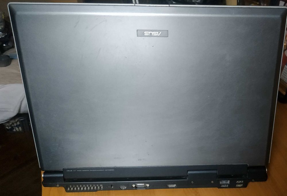 Ноутбук ASUS A7U 17"! ОС - WIN7 Работает без ремонтов!Смотреть фильмы.