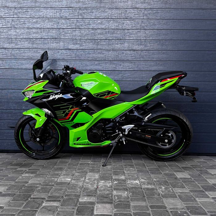 Продам мотоцикл Kawasaki Ninja 250 (0674)