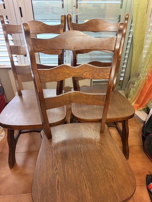 Conjunto de 3 cadeiras em madeira maciça