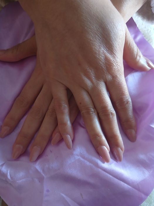 Modelo Alongamento de Unhas