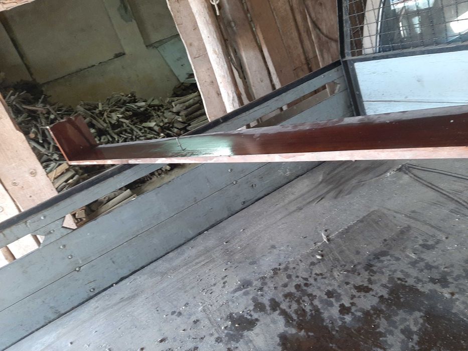 Sanefa em madeira para cortinados. e chapas em madeira.