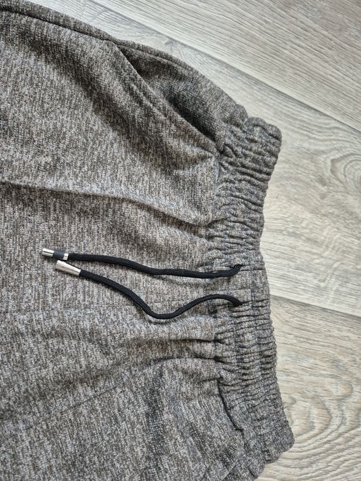 Жіночі штани зі щільної тканини