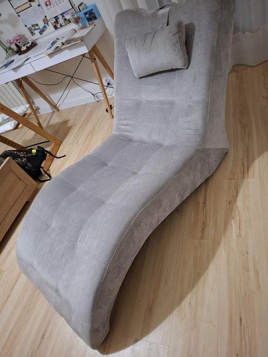 Szezlong / leżanka tapicerowana z poduszką – nowoczesny design