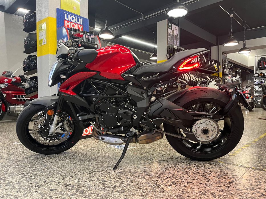 MV Agusta Dragster 800 r de 2024  Irrepreensível