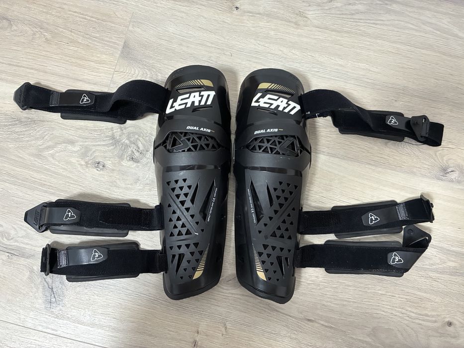 Мотонаколінники Leatt Dual Axis PRO