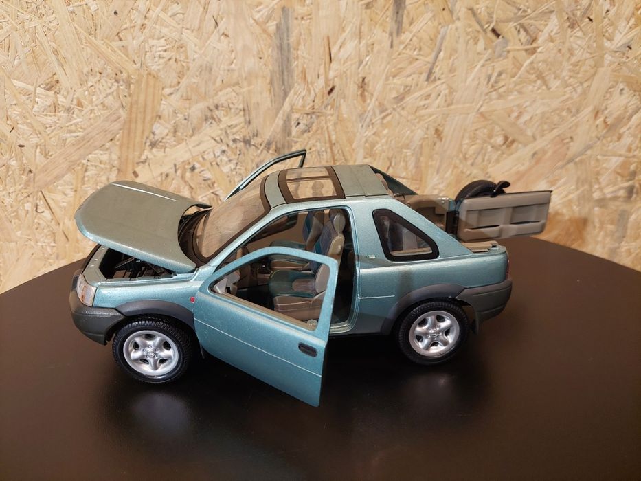 Model 1:18 Land Rover Freelander ERTL