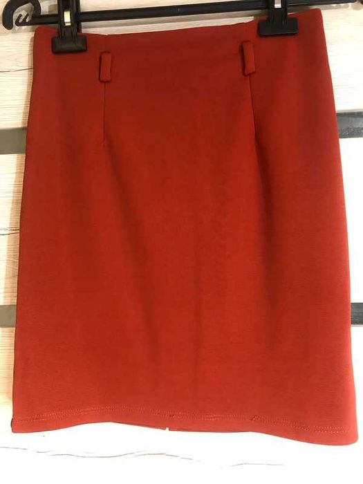 Piękna spódnica ołówkowa